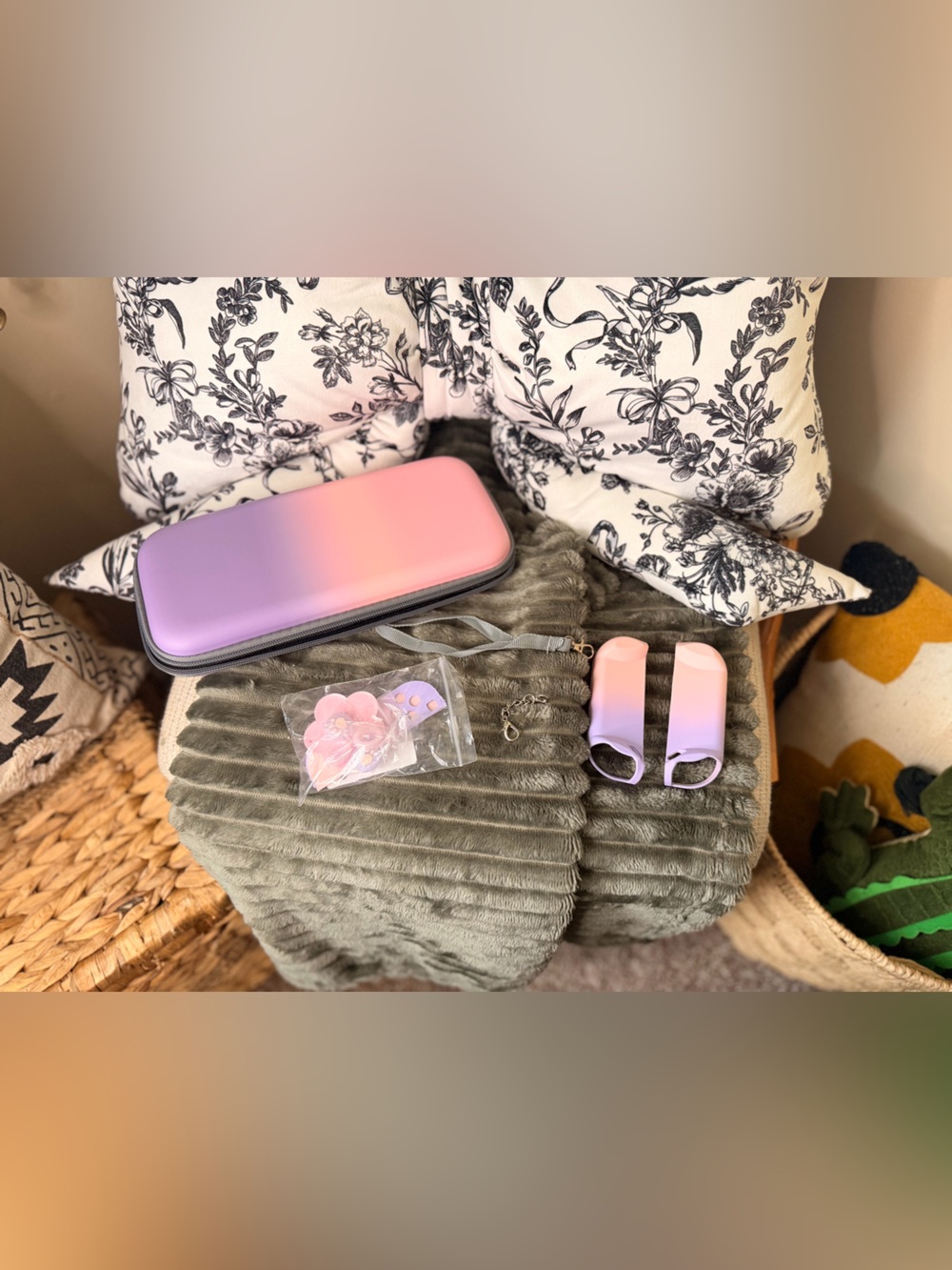 Nintendo Switch Carrying Case & Accessories Bundle
